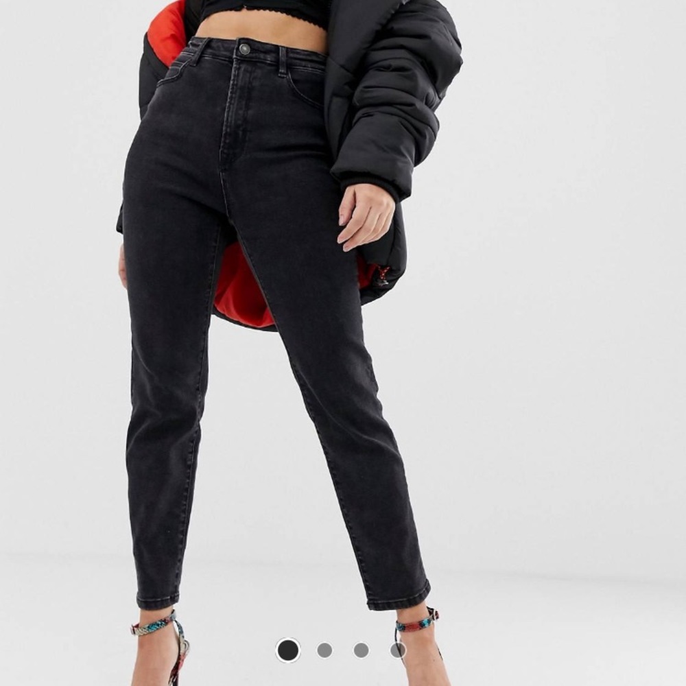 Stradivarius slim mom jean with stretch in black